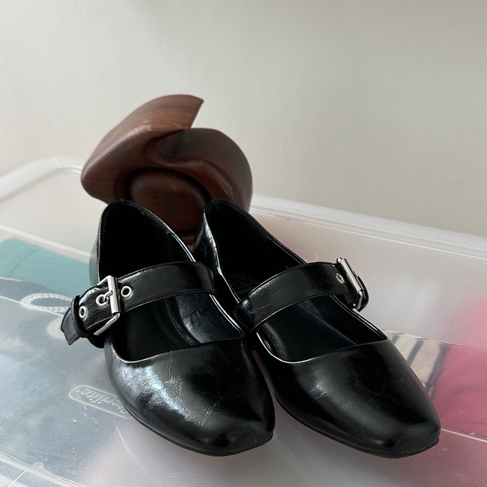 Dolce Vita Black Flats with Buckle Detail